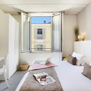 P.l.m. 2*, Cannes Francia