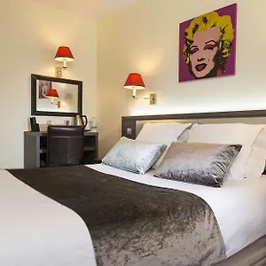 Aston 3*, Parigi Francia